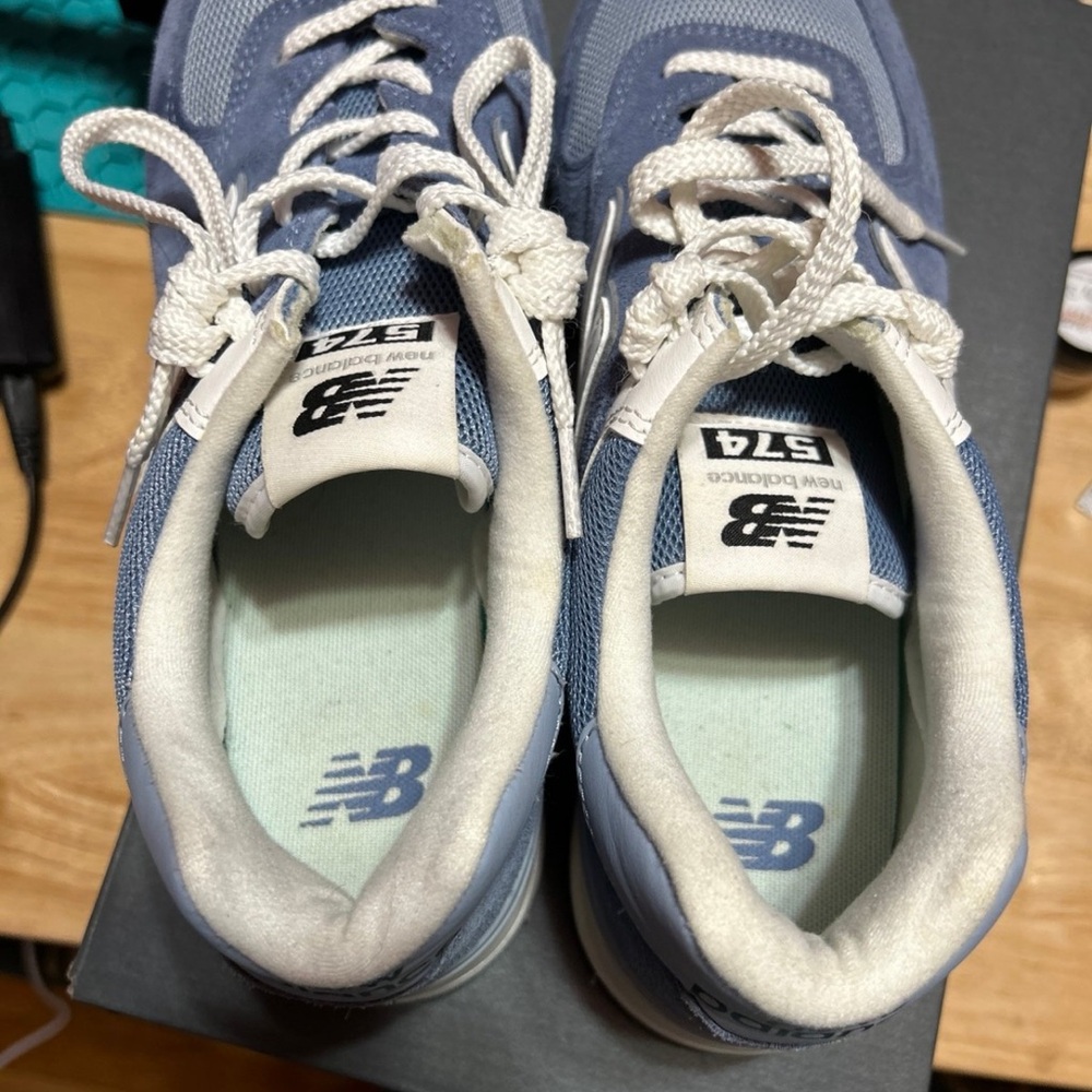 Men’s New Balance sneakers